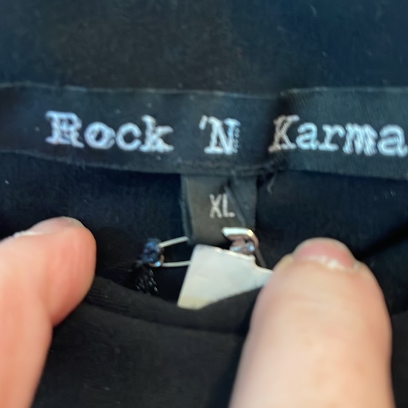 Rock ‘N Karma XL black ZigZag skirt. Stretch waist. Slits on both sides. Zippers - Picture 9 of 11